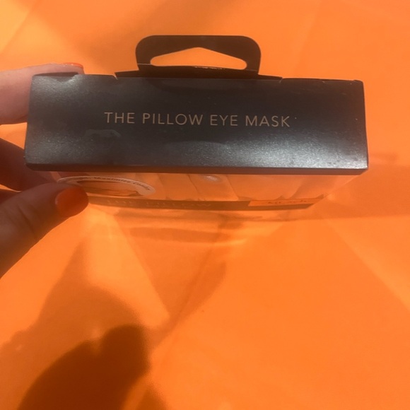 ⚡️⚡️⚡️Kitsch Cream Satin Eye Mask with eye care bundle - Picture 5 of 15